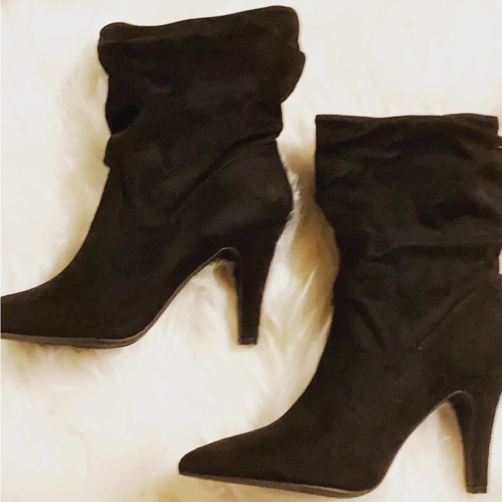 Brand new BLACK ankle booties!!